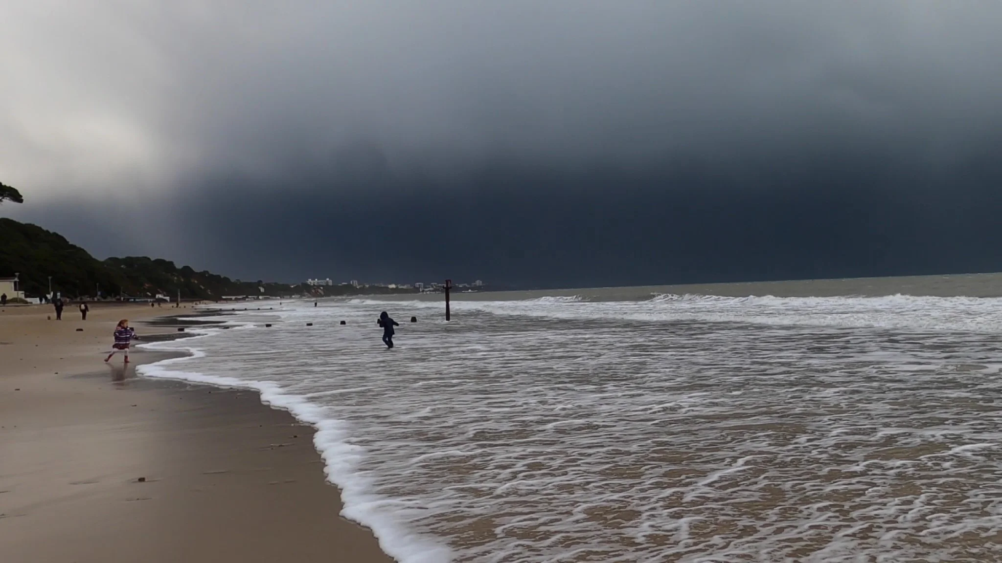 Huge storm hits Sandbanks!
