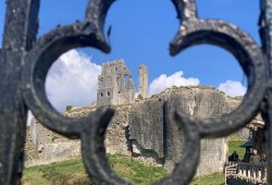 E-Bike Half-Day Trip to Harrys Rock or Corfé Castle Thumb