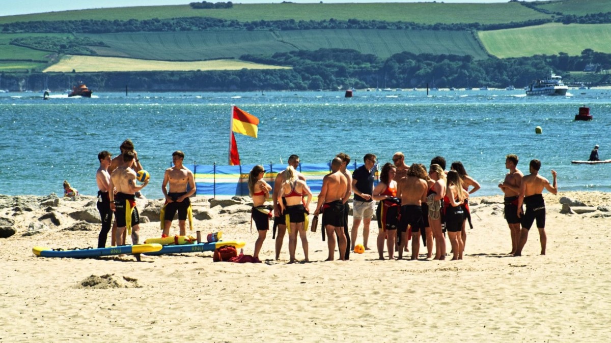 Sandbanks Beach Guide & Safety