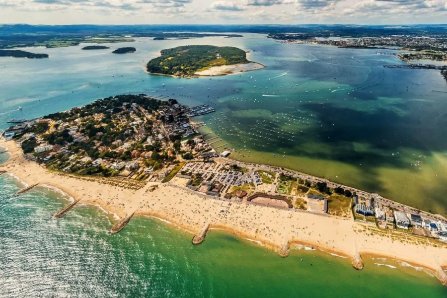 Who Lives in Sandbanks?