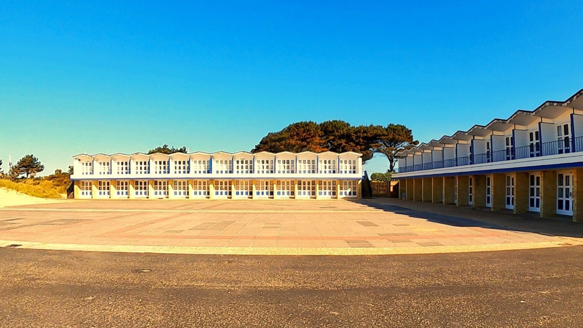 Sandbanks Beach Hut Hire