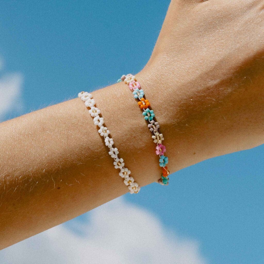 Kelopak Daisy Chain Beaded Bracelet 1