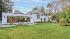 The Garden House (With Beach Hut) Thumb